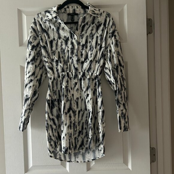 Forever 21 Shirt Dress Cinched Waist Size XS Abstract Mini Dress Long Sleeve - Picture 8 of 9